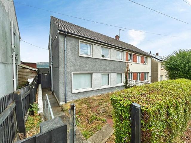 3 Bedroom Property To Rent In Moorland Road, Neath, SA11