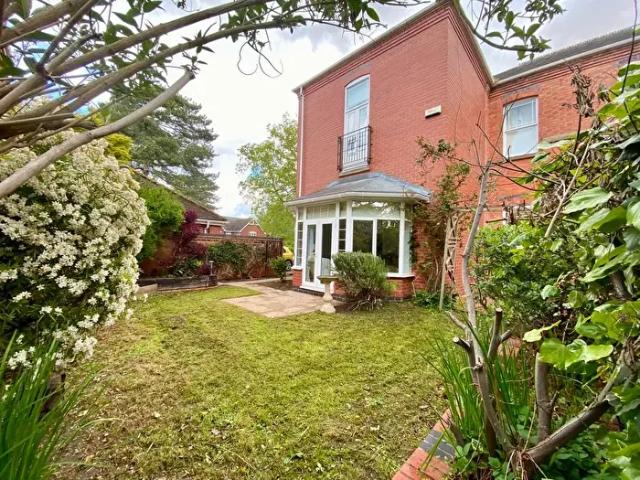 3 Bedroom Property To Rent In Shaftesbury Avenue, Nottingham, NG12