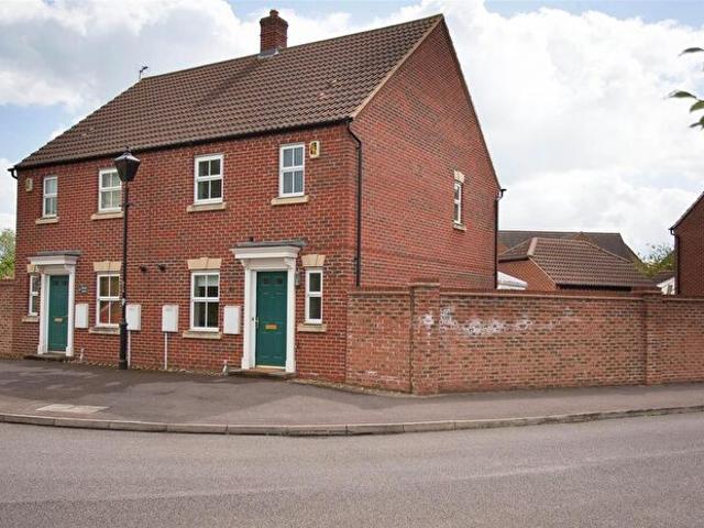 3 Bedroom Property To Rent In Spruce Road, Aylesbury, HP19