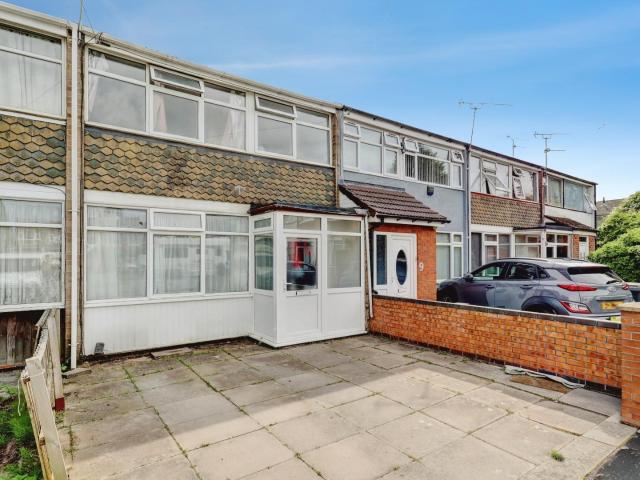 3 bedroom property to rent on Trevose Avenue, Exhall