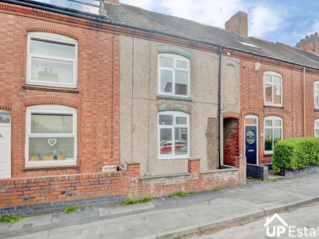 3 bedroom property to rent on Grove Road, Stockingford, Nuneaton