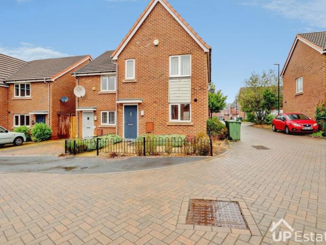 3 bedroom property to rent on Homestead, Coventry