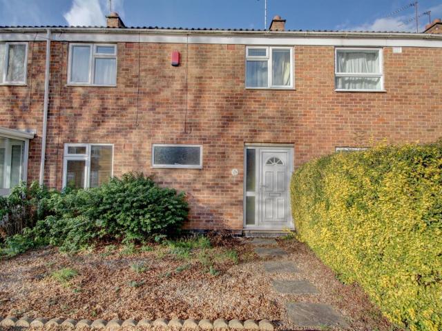 3 bedroom property to rent on Keswick Walk, Coventry