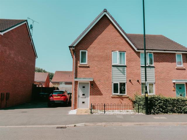 3 bedroom property to rent on Lapworth Road, Coventry