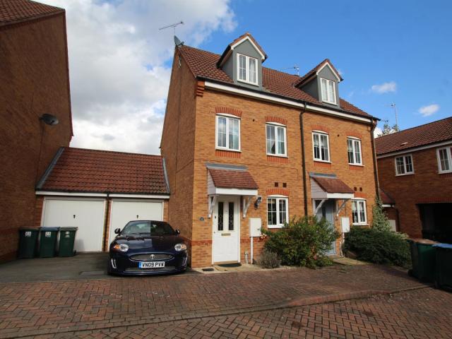 3 bedroom property to rent on Riverslea Road, Coventry
