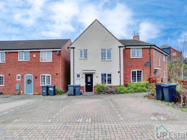 3 bedroom property to rent on Sansome Drive, Hinckley