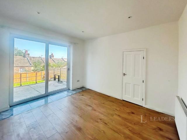 3 bedroom property to rent Russell Rise, Luton, Bedfordshire, LU1