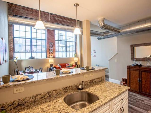 3 bedroom, Providence RI 02908 LS105596217