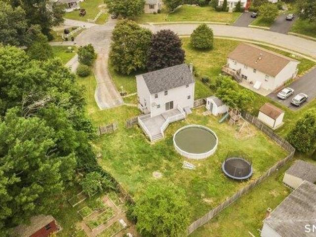 3 bedroom, Putnam CT 06260 105140966