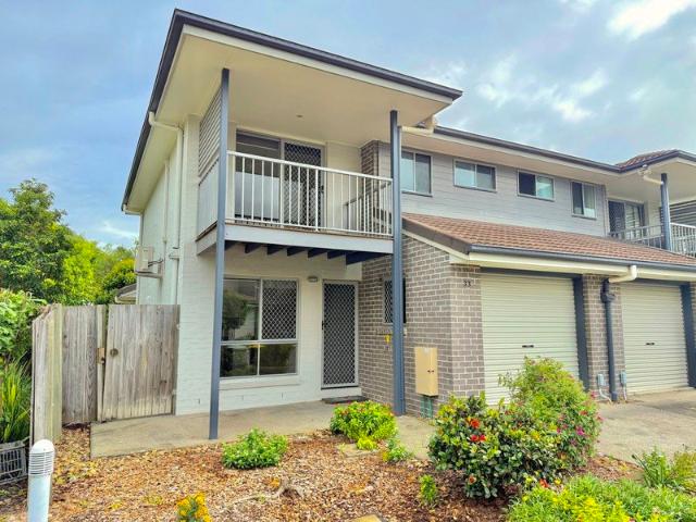 Beautiful Vacant Townhouse in Quiet Spot at Rear of Small Complex