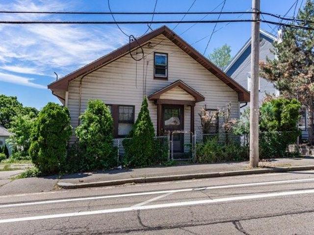 3 bedroom, Quincy MA 02169 105414885