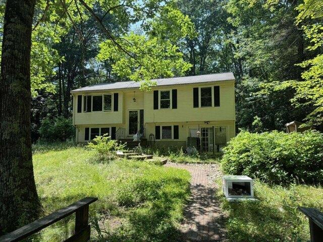 3 bedroom, Raymond NH 03077 104411283