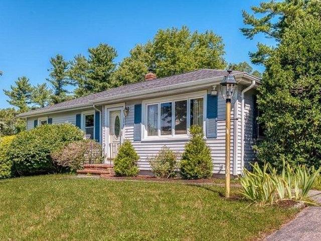 3 bedroom, Raynham MA 02767 105562556