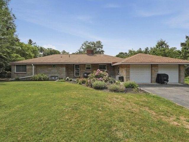 3 bedroom, Raynham MA 02767 105386789