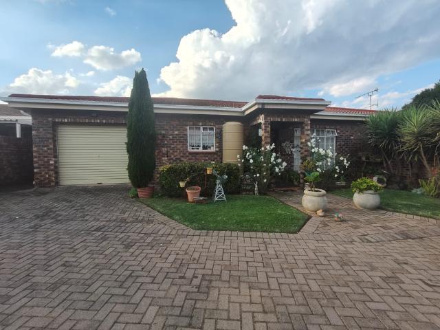 3 Bedroom Retirement Unit To Let in Unitas Park