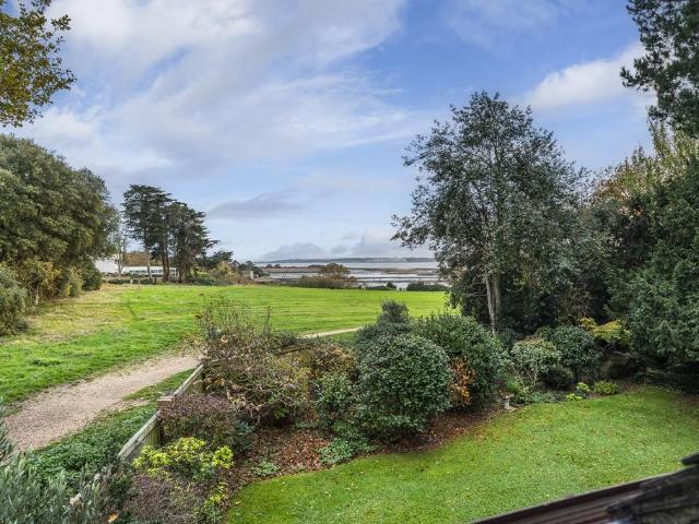3 bedroom retirement property for sale