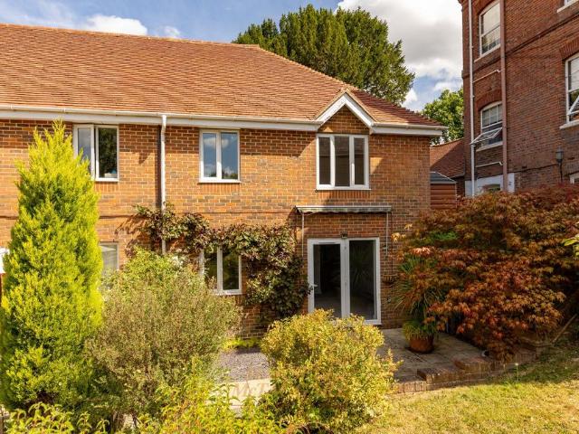 3 bedroom retirement property for sale
