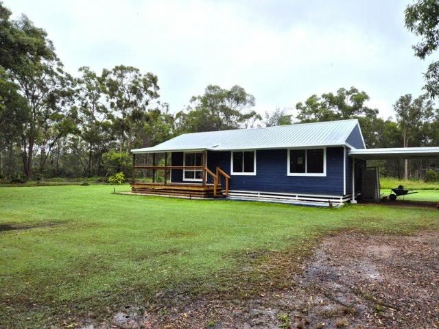 3 Bedroom Retreat with land and close to town