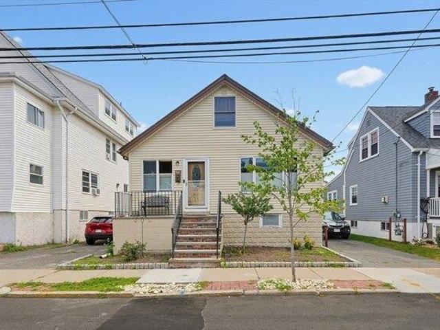 3 bedroom, Revere MA 02151 105401379