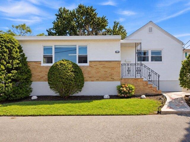 3 bedroom, Revere MA 02151 105548748