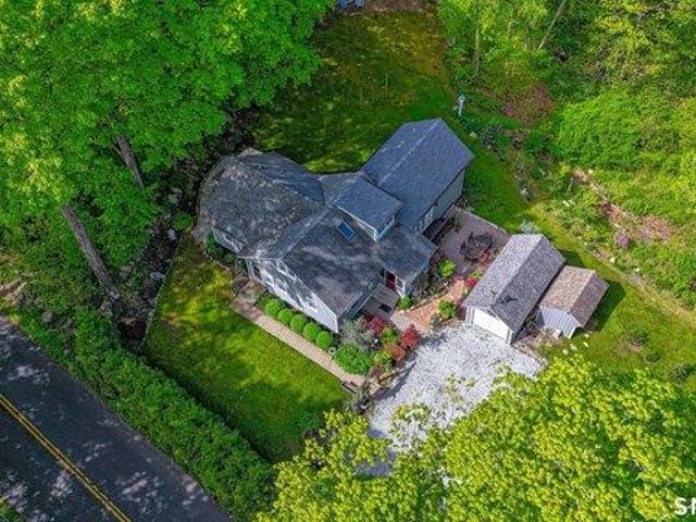 3 bedroom, Redding CT 06896 105532129