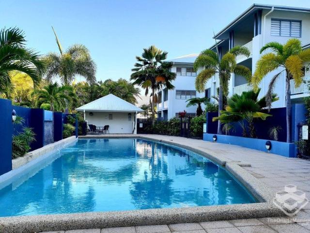 3 BEDROOM RENOVATED UNIT IN TROPICAL RESORT APARTMENTS