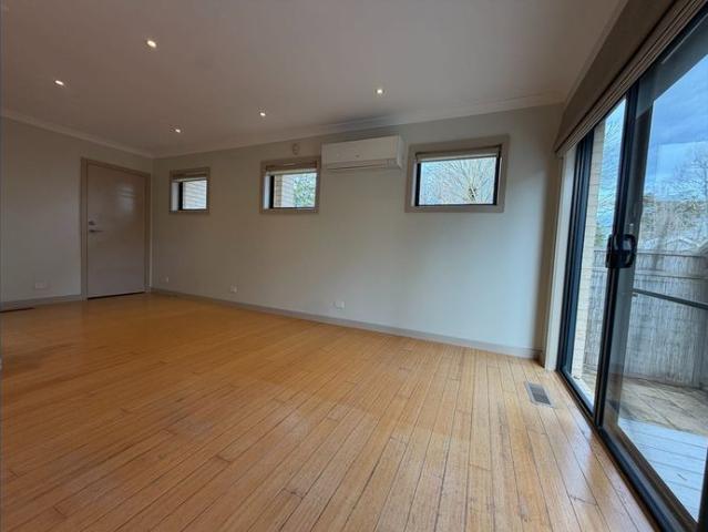 3 bedroom residence in the heart of Croydon