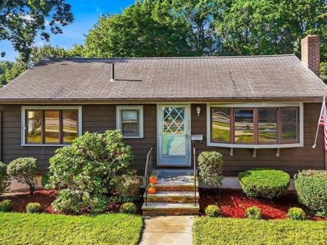 3 bedroom, Woburn MA 01801 105548896