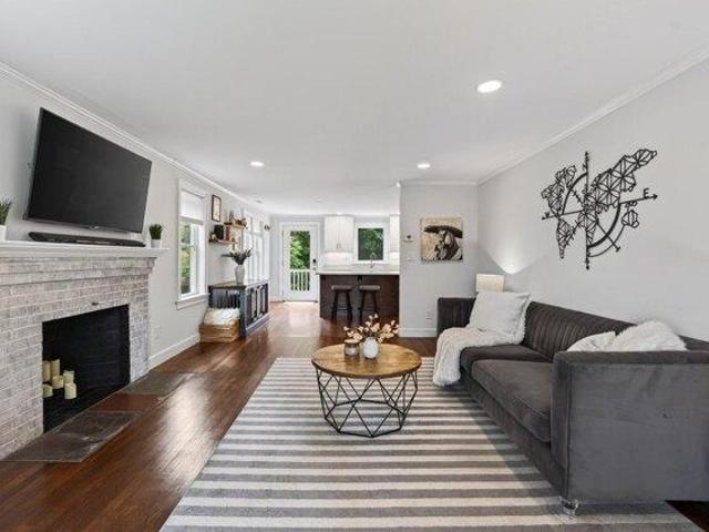 3 bedroom, Woburn MA 01801 105549148