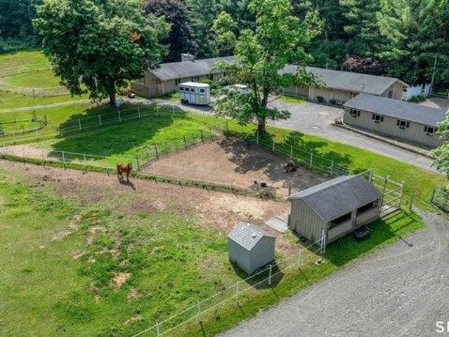 3 bedroom, Woodbury CT 06798 105533821