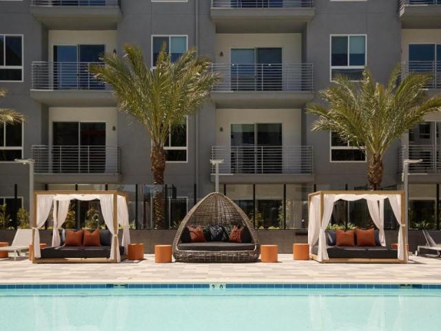 3 bedroom, Woodland Hills CA 91367 104089319