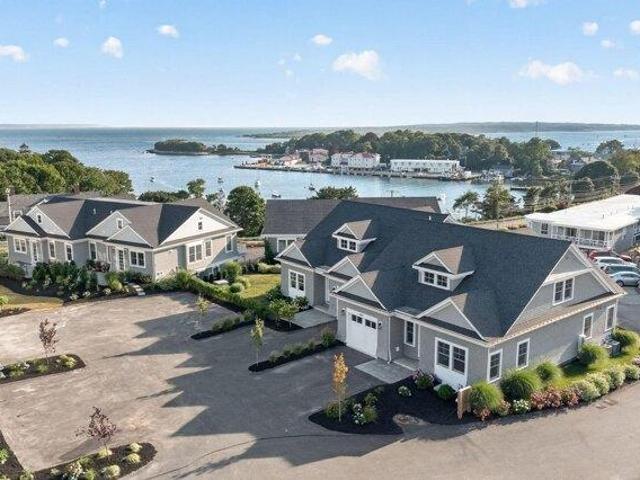 3 bedroom, Woods Hole MA 02543 105560105