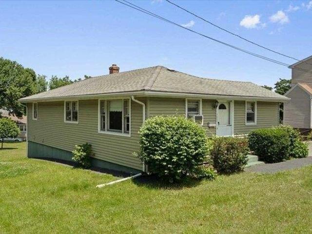 3 bedroom, Worcester MA 01604 104441905