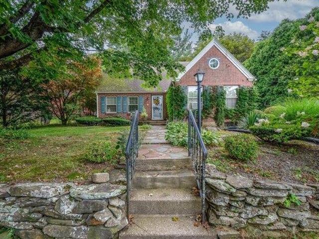 3 bedroom, Worcester MA 01602 105404630