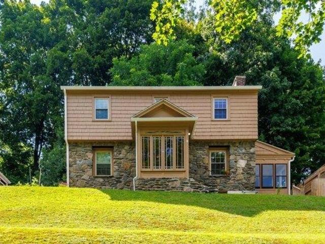 3 bedroom, Worcester MA 01602 105417186