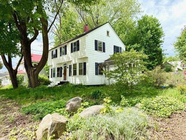 3 bedroom, Waterville ME 04901 105792206