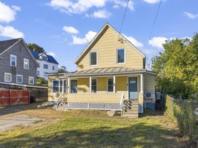 3 bedroom, Waterville ME 04901 105889897