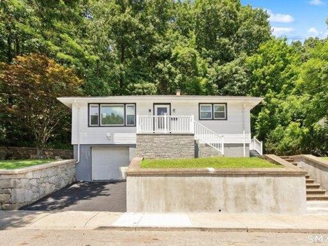 3 bedroom, Waterbury CT 06704 105440590