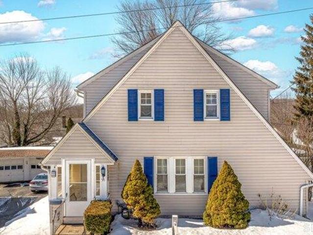3 bedroom, Waterbury CT 06705 105614895