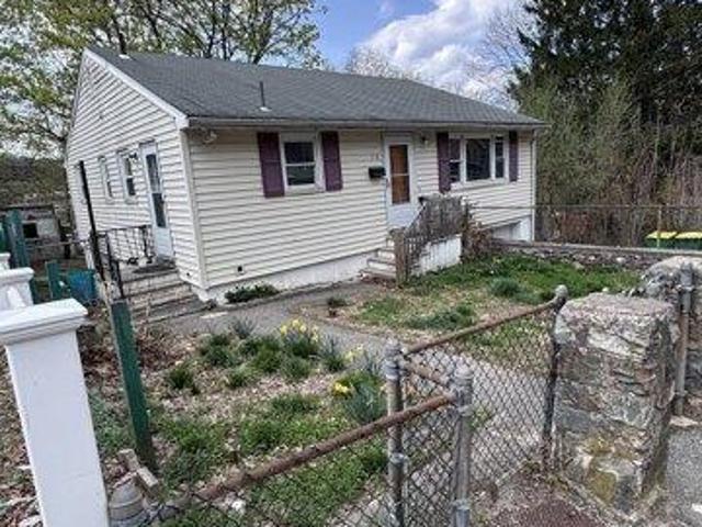 3 bedroom, Waterbury CT 06706 104235948