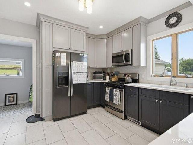 3 bedroom, Waterbury CT 06708 105561282