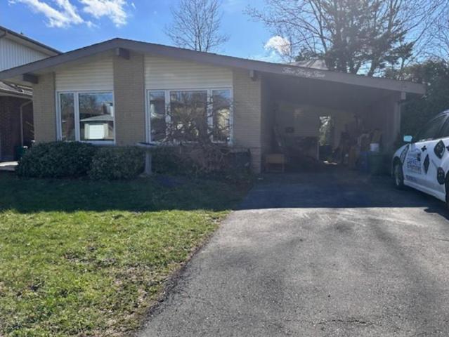 3 bedroom, Waterloo ON N2L 4Z1 105989551