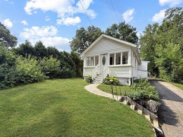 3 bedroom, Wayland MA 01778 105350140