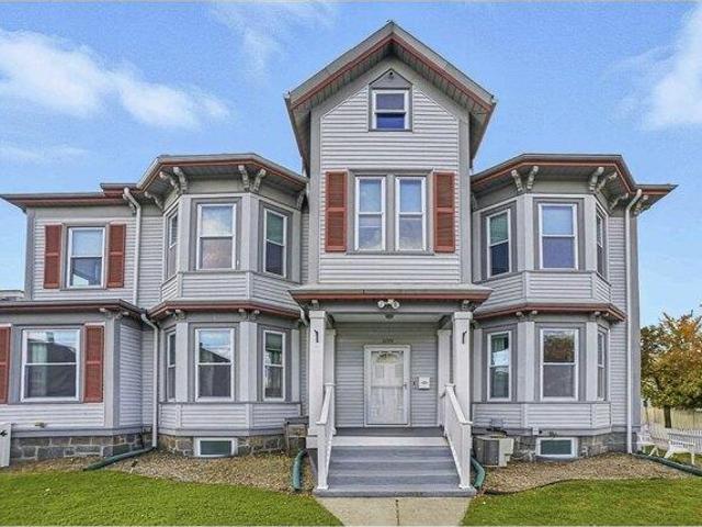3 bedroom, Waltham MA 02453 105404750
