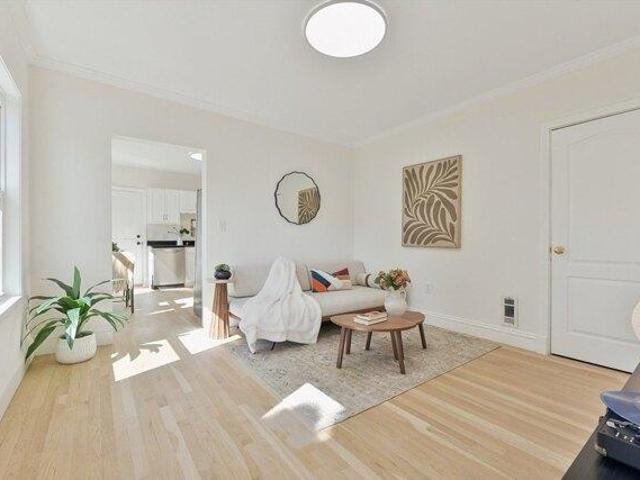 3 bedroom, Waltham MA 02453 105383151