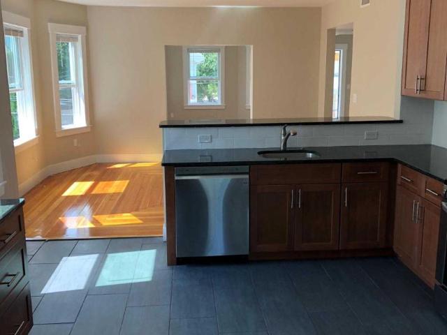3 bedroom, Waltham MA 02451 LS98395718