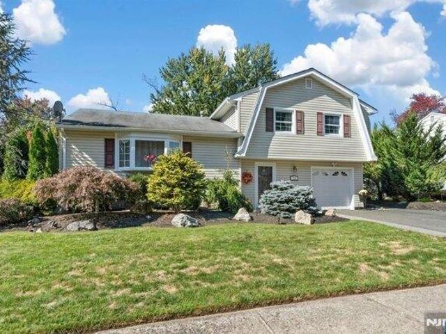 3 bedroom, Wanaque NJ 07465 105256071