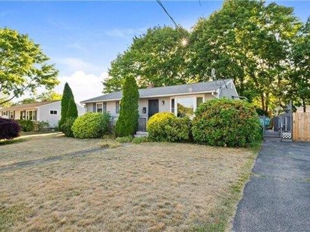 3 bedroom, Warwick RI 02886 104811170