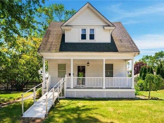 3 bedroom, Warwick RI 02886 104831492