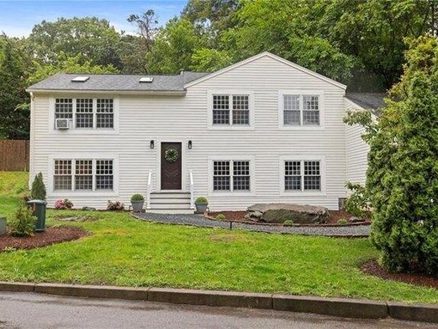3 bedroom, Warwick RI 02886 104851914